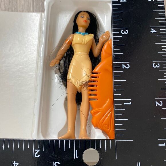 Disney Pocahontas vintage doll figurine display VHS toy - Picture 6 of 7